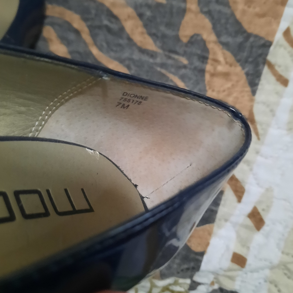 Shoes - Picture 5 of 7